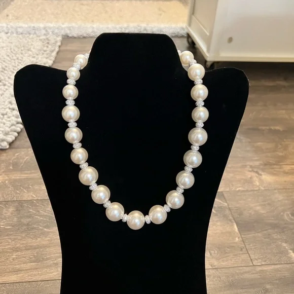 Set of 3 Necklaces - Picture 4 of 11